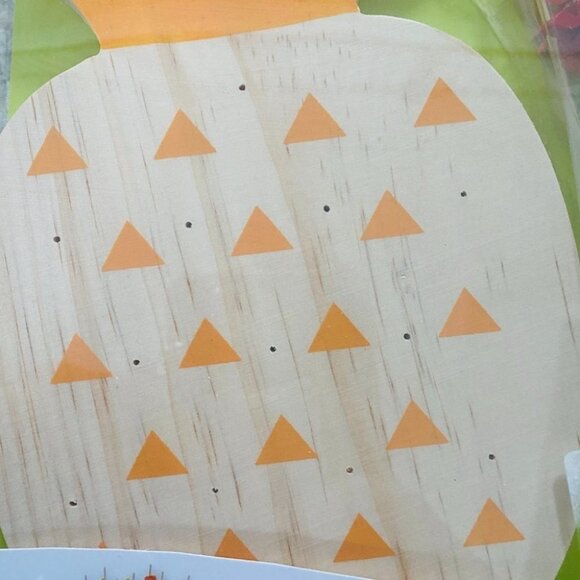 NEW Pineapple Wood Board - Picture 5 of 8
